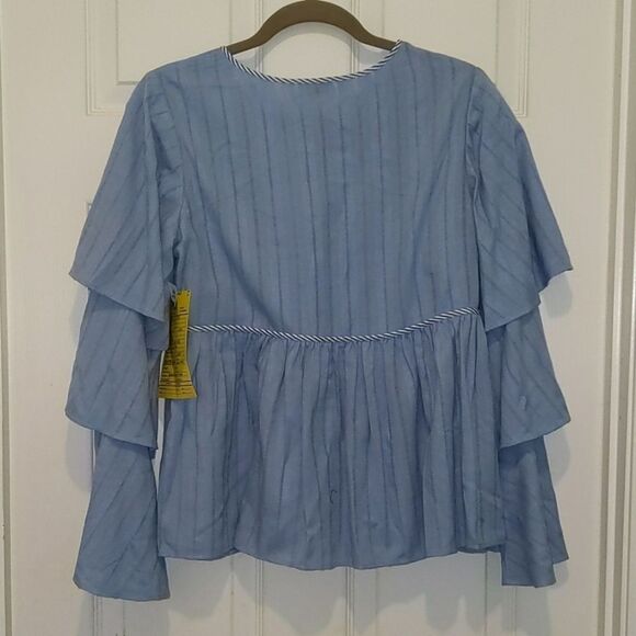 Crown & Ivy layered  bell sleeve top  Sz MNWT - Picture 5 of 7